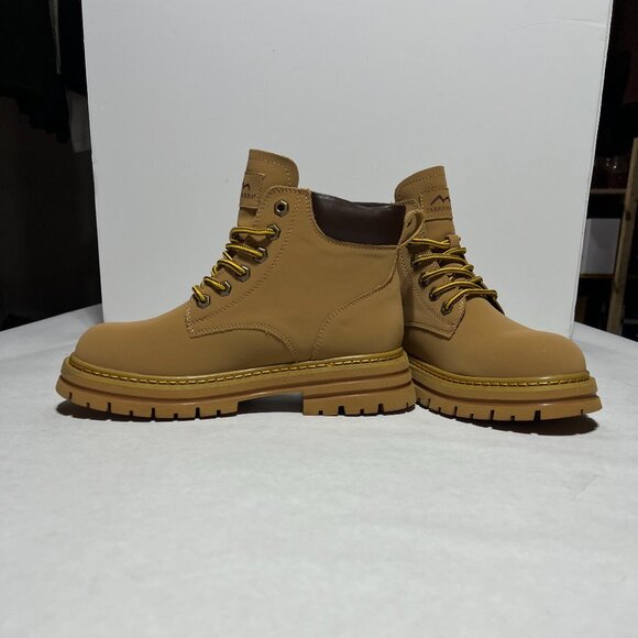 Tamarack Shoes - Tamarack Tan Rocky Chunky lace up boots size Ladies 9 Brand New with Tags